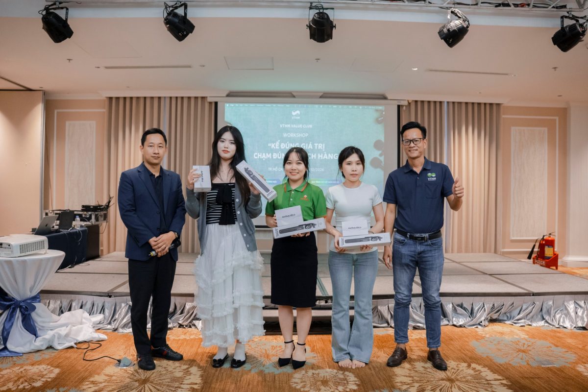Giảng viên Nguyễn Bá Trung cùng học viên gọi tên 6 rào cản khi làm video