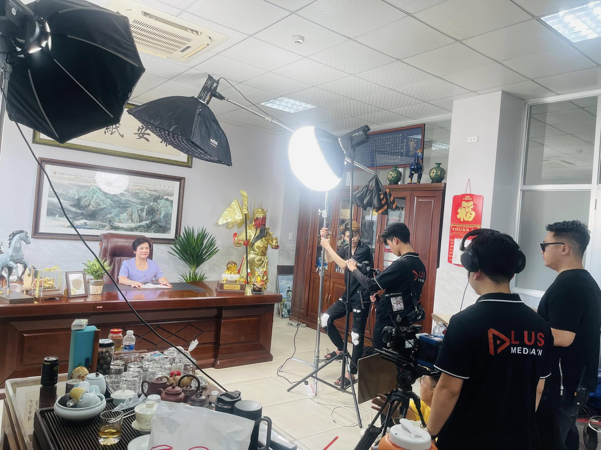 Phỏng vấn ban lãnh đạo – phim 30 năm Giấy Thuận An